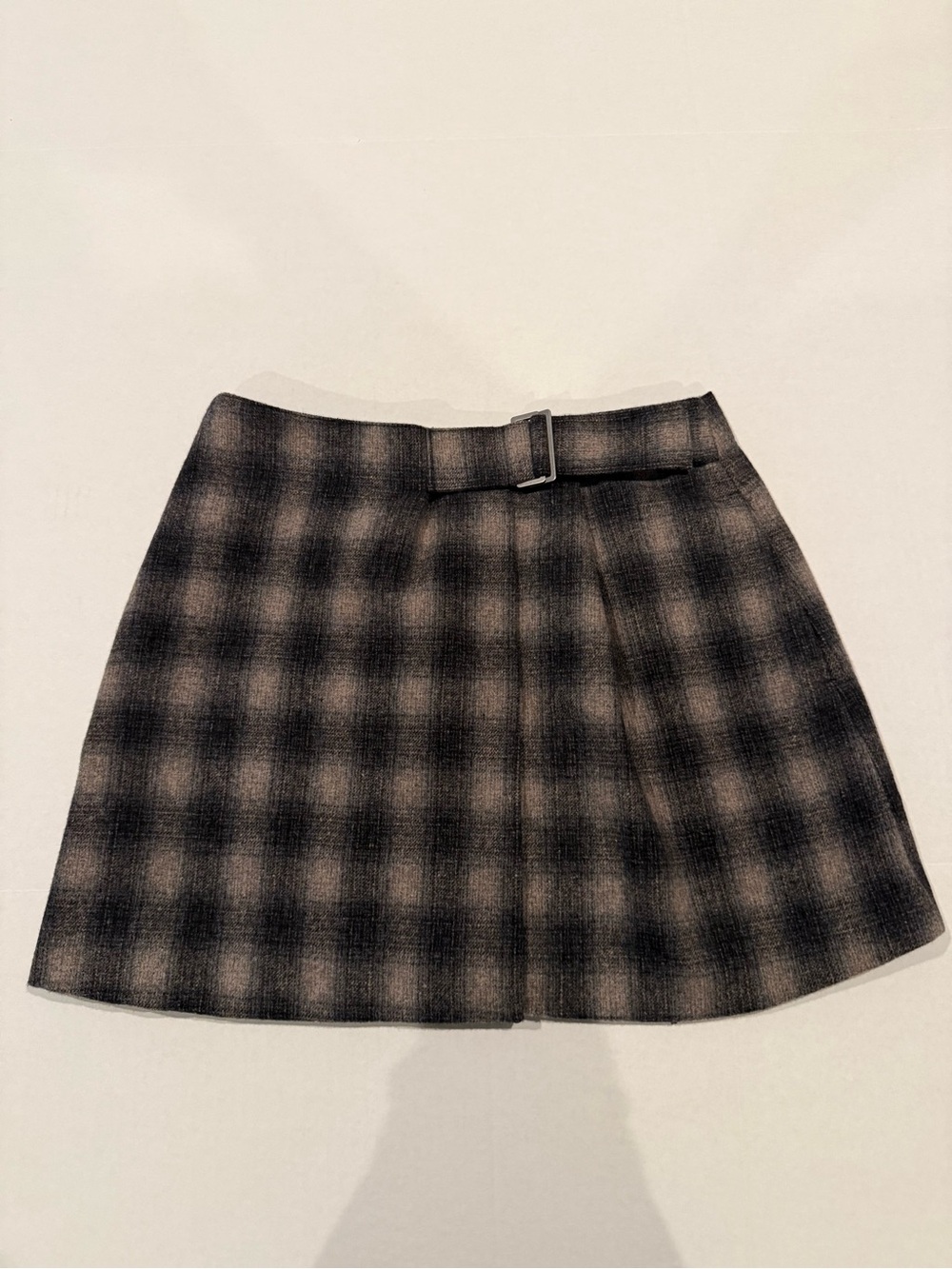 NWT Madewell Black and Beige Plaid Mini Skirt with Waist Buckle Accent